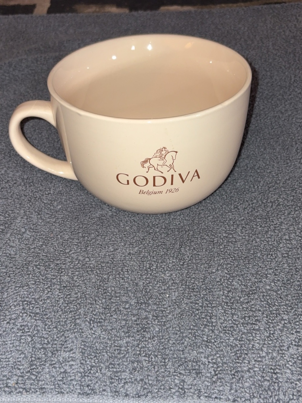 Diva Cream Logo Ceramic Mug